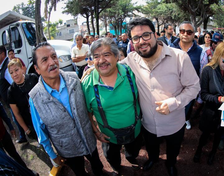 Entrega alcalde Isaac Montoya el noveno Sendero Seguro y Luminoso en la colonia Ahuizotla