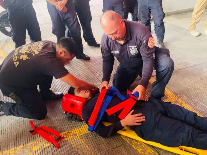 Continúa programa de entrenamiento permanente en el Cuerpo de Bomberos de Tlalnepantla
