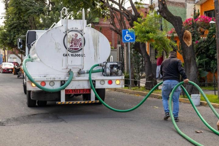 OPDM atiende contingencia por fuga en el Ramal Teoloyucan – Cuautitlán; se redoblan esfuerzos para disminuir el impacto con distribución de agua en pipas
